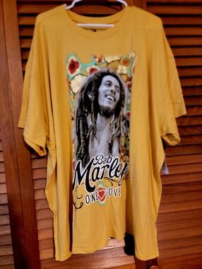 Torrid Bob Marley Yellow Graphic Short Sleeve Tee
